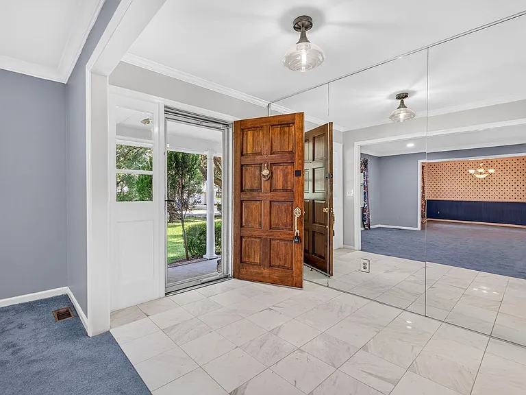 1037 Law Ln — Photo 8