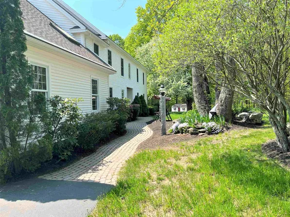 97-6 North Road, Fremont, NH 03044