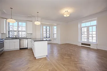 Rented by Domus Realty