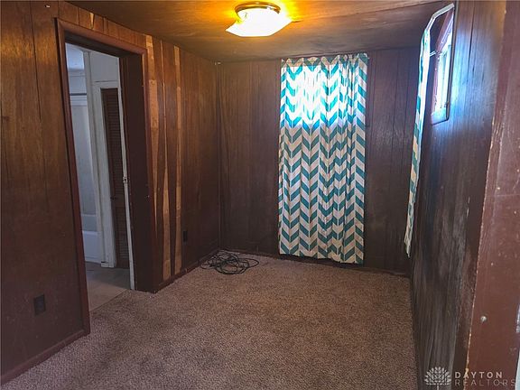5th image of 637 E Main St