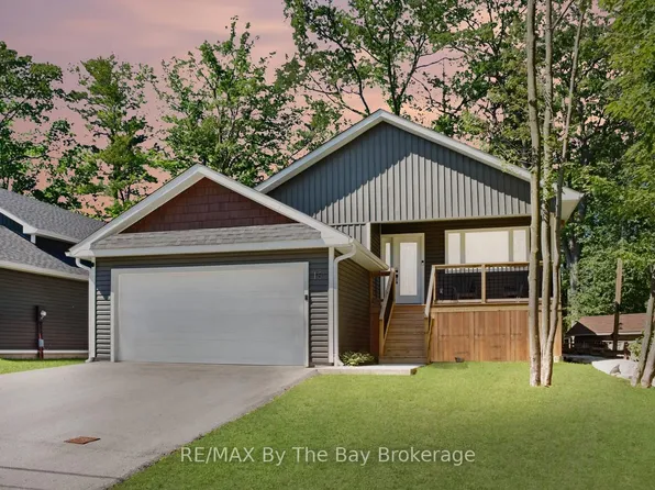 16 Caribbean Dr, Wasaga Beach, ON L9Z 2W3