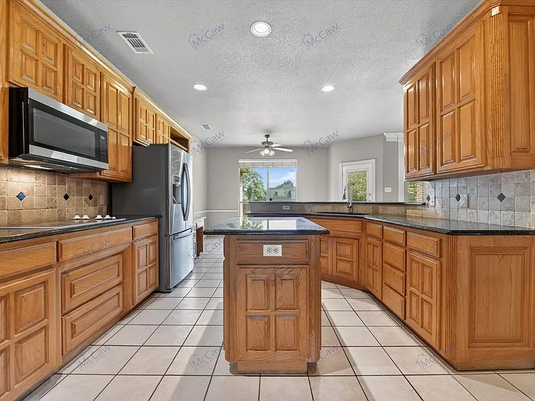 914 Dove Creek Trl — Photo 6
