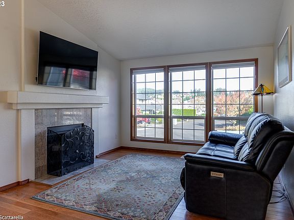 3rd image of 15591 SW Bristlecone Way