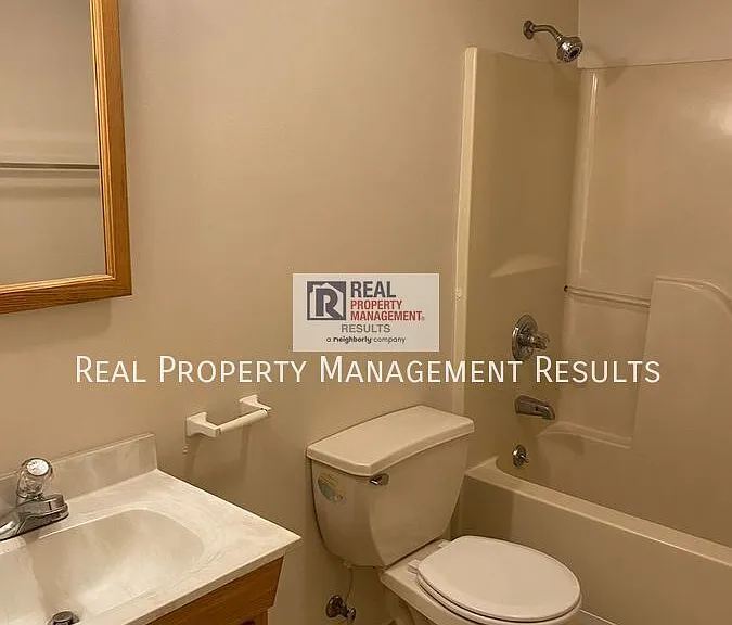 912 Pfeiffer Ave — Photo 15