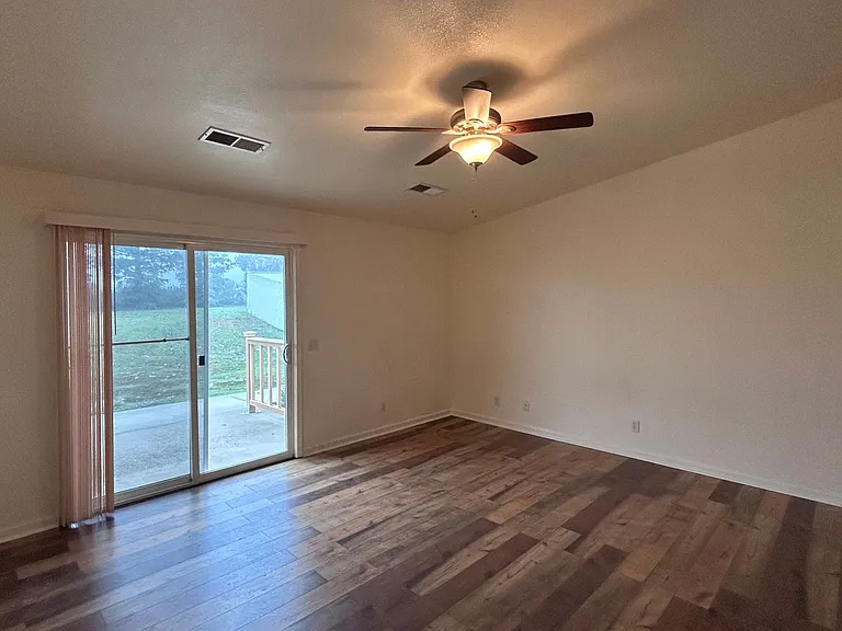 14575 Avenida Central — Photo 12