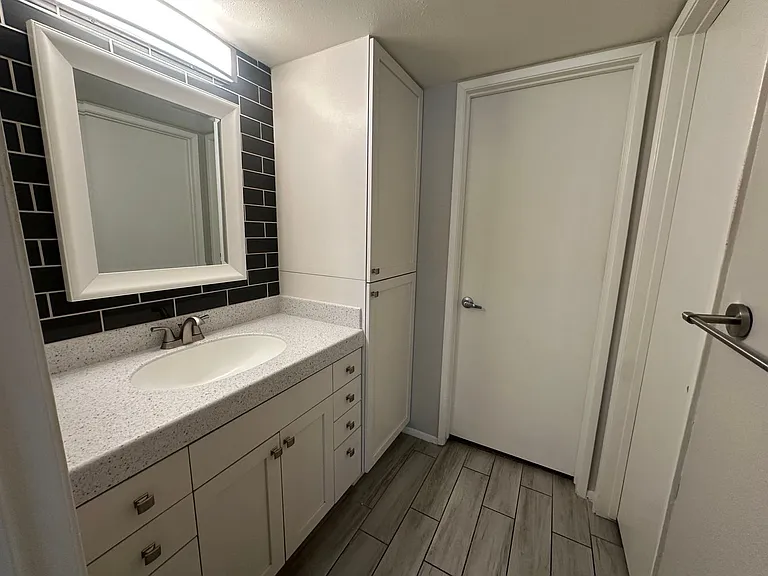 5525 E Thomas Rd #R8 — Photo 12