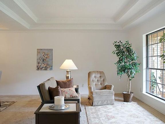 3rd image of 1002 Rosewood Ct