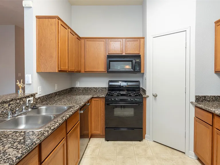 103 Duprie Dr — Photo 8