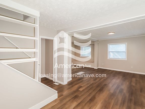 1632645_003_wm_-_living_room_12909642.jpg