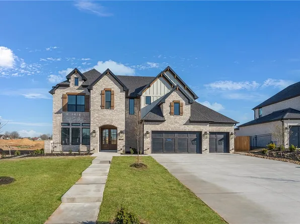 8803 W Starry Night Dr, Bentonville, AR 72713