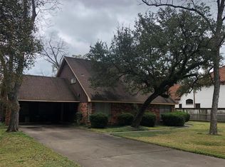 906 Magdalene Dr, Houston, TX 77024