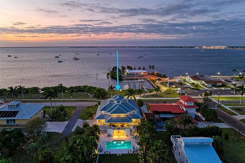 825 W Retta Esplanade, Punta Gorda, FL 33950 Zillow