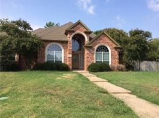 1006 Canton Rd, Cleburne, TX 76033