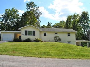 530 W Walnut St, Winfield, MO 63389