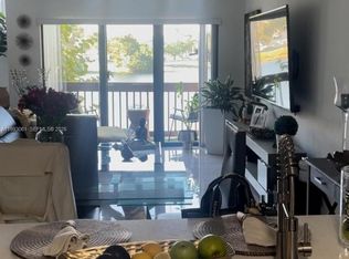 10000 NW 9th Street Cir APT 11, Miami, FL 33172