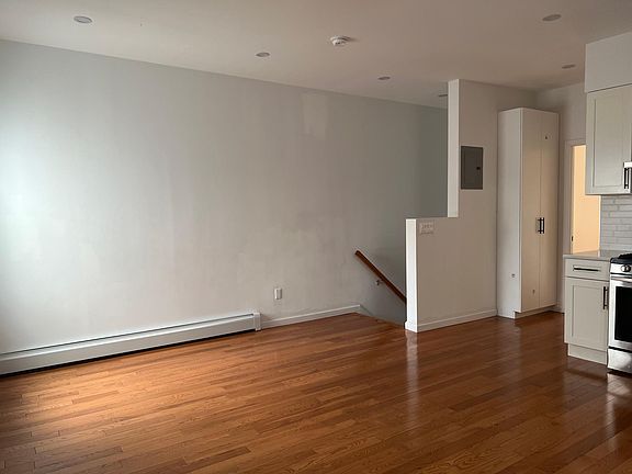 2nd image of 125 Bay 23rd St Floor 2