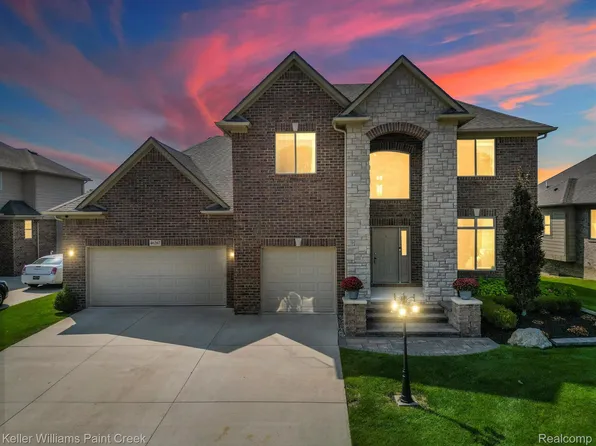 46267 Terrace Dr, Shelby Township, MI 48317