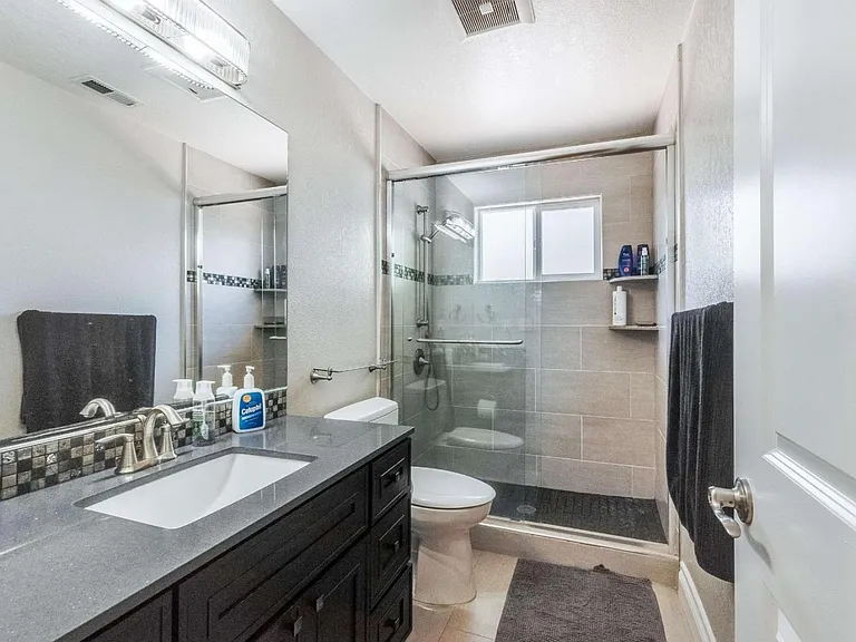 12371 Saraglen Dr — Photo 21