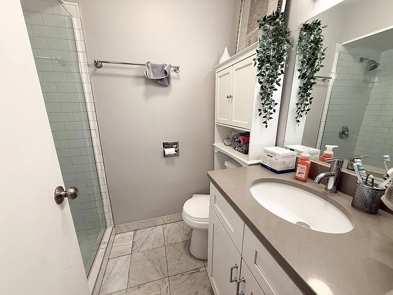 2827 N. Clark St. — Photo 9