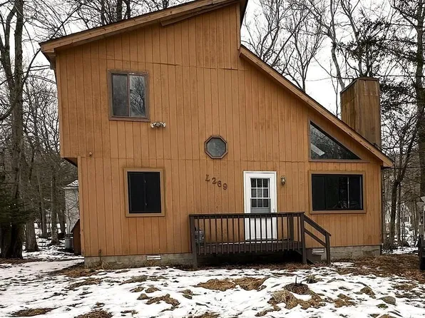 2755 Cleremont Dr, Tobyhanna, PA 18466