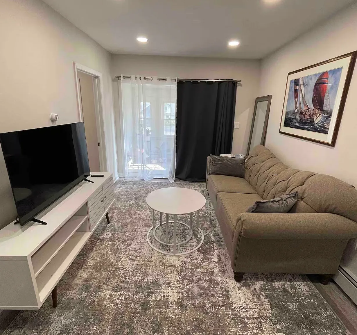 2 bed, 500 sqft, $2,000 — Photo 3