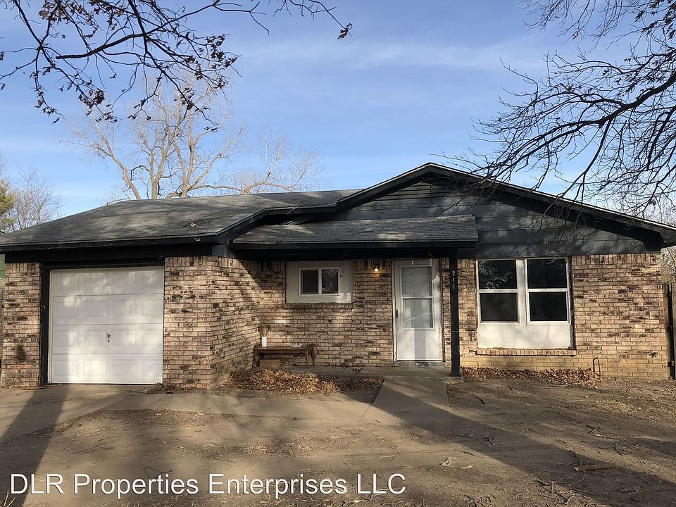1st image of 211 S 189th Ave E