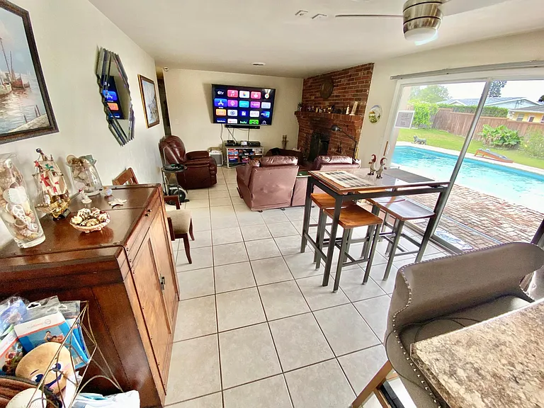 153 University Cir — Photo 10