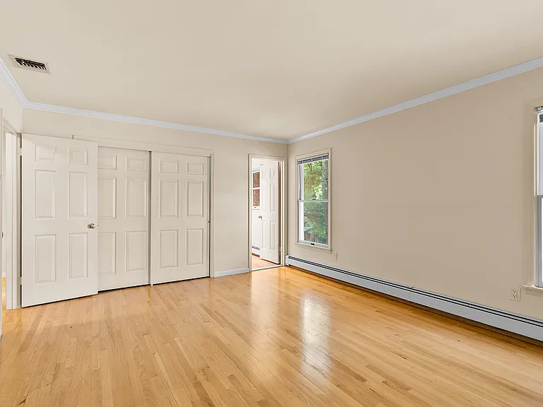 607 Grove St — Photo 14