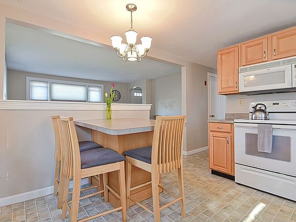5th image of 67 Ewing Dr