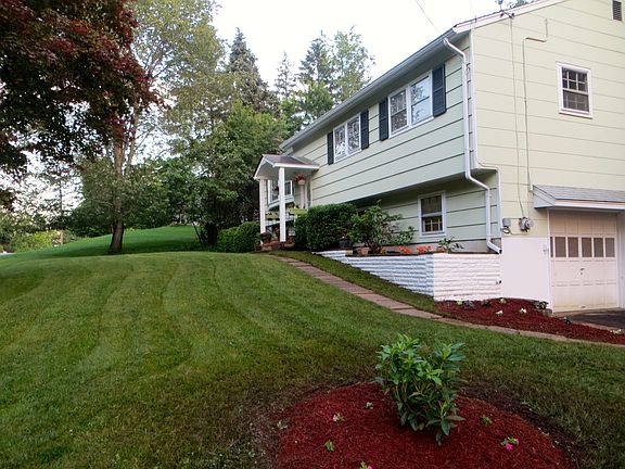 4th image of 15 Marjorie Drive