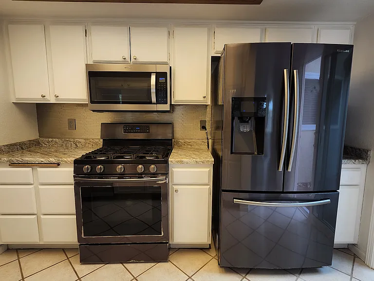 1025 Rock Rose Ln — Photo 4