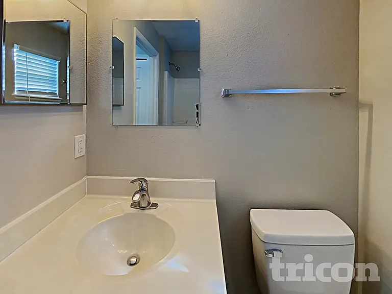 9312 Thunderbolt Dr — Photo 17