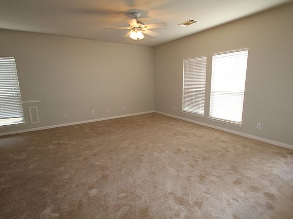 3rd image of 8743 Melrose