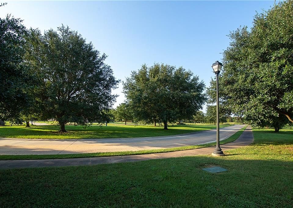 2nd image of 6725 Christina Oaks