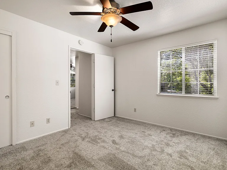 Amanda Place Apartments — Photo 67