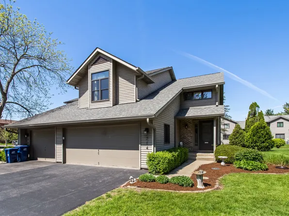 714 Eletson Dr, Crystal Lake, IL 60014
