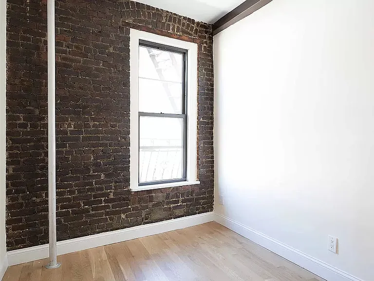 2 Bank St #3 — Photo 6