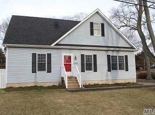 486 Lombardy Blvd, Brightwaters, NY 11718