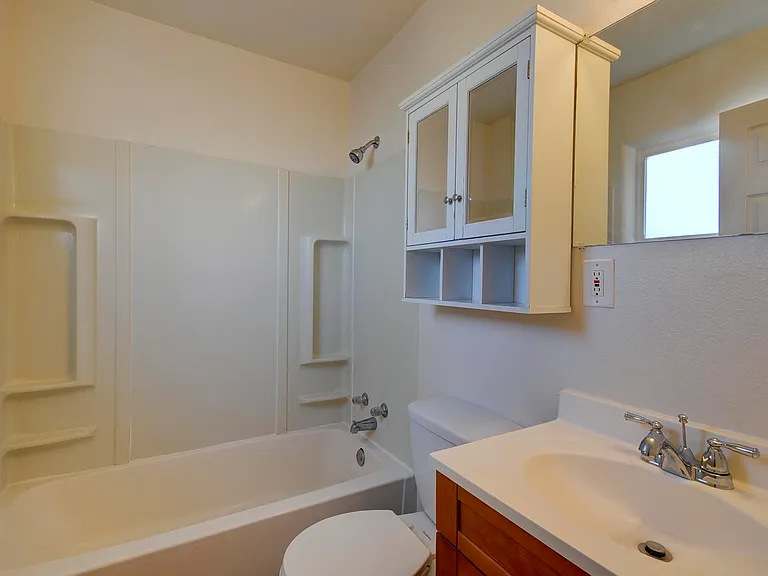 306 Stanford Dr SE #A — Photo 11