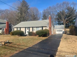 27 Lydall St, Manchester, CT 06042