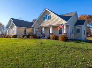 72 Hickory Dr, Auburn, ME 04210