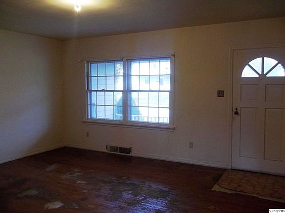 Home for Sale in Quincy, IL $79,900