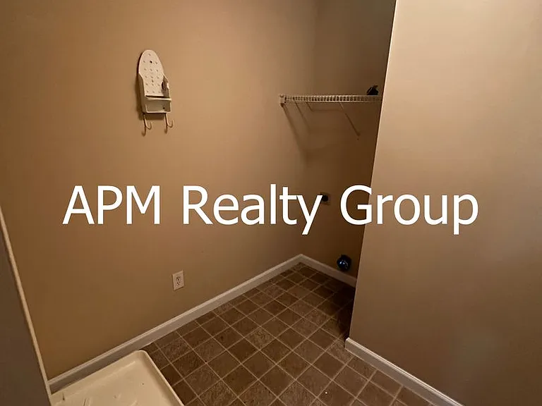 252 Bassett Loop — Photo 6