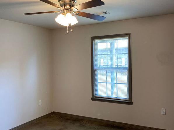 32 W Center St #B