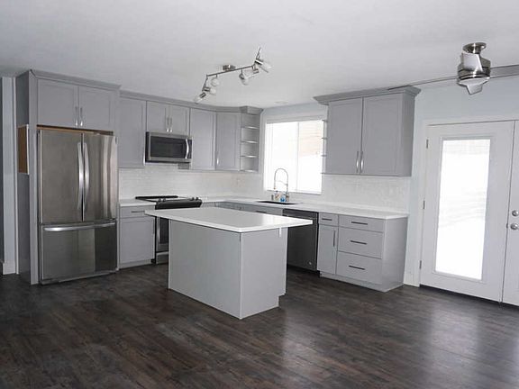 3rd image of 229 Saint Johns St