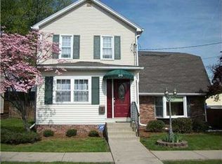 213 College St, Ellwood City, PA