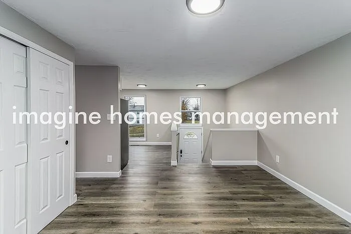 11705 Elkwood Dr — Photo 2