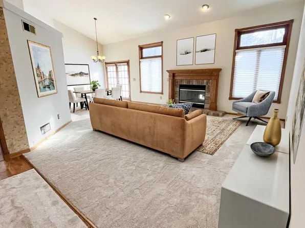 9215 West County Line ROAD, Milwaukee, WI 53224