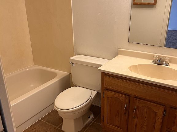 4th image of 6758-6760 Prutzman St #25