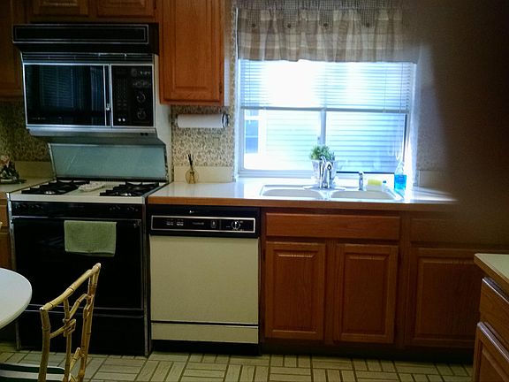 4th image of 1122 Thornbury Lane #A